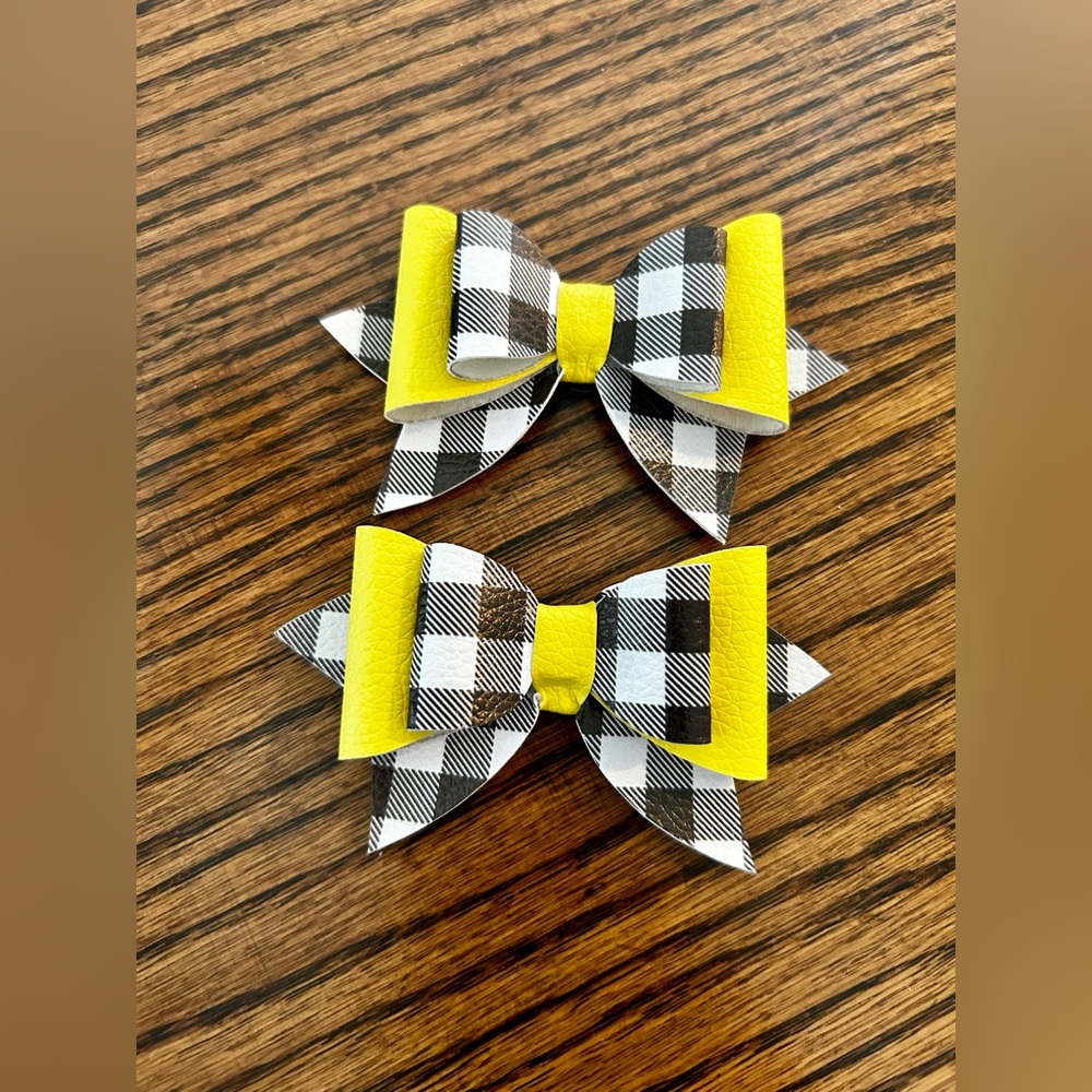 SOLD•Shoe Clips
